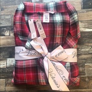 NWT Victoria’s Secret Flannel PJ set Large